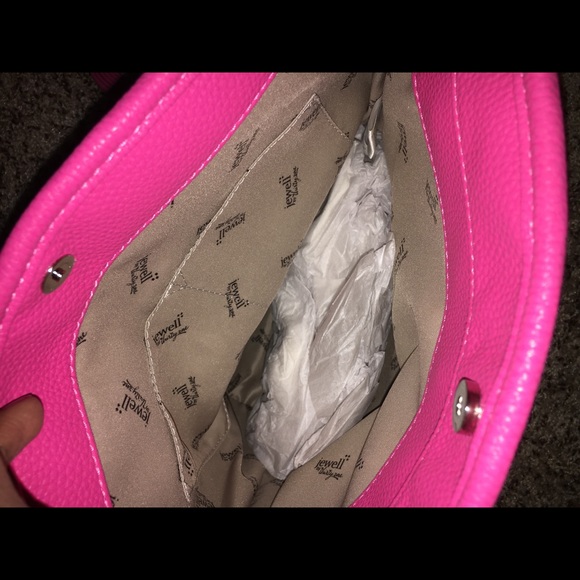 Pink purse - Picture 3 of 3